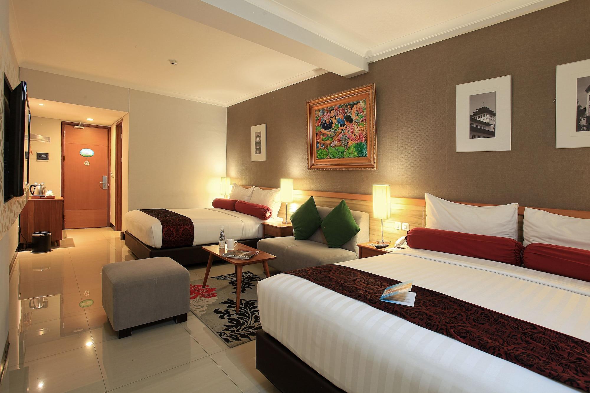 Ivory Hotel Bandung Exterior foto